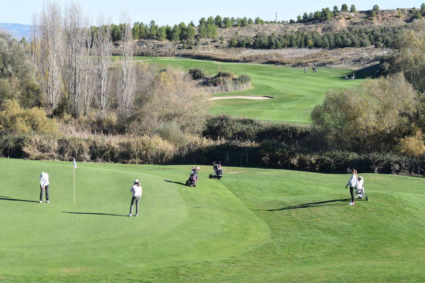 Imágenes del torneo final de la décima edición de la Liga de Golf y Vino, que organiza cada año lomejordelvinoderioja.com. 