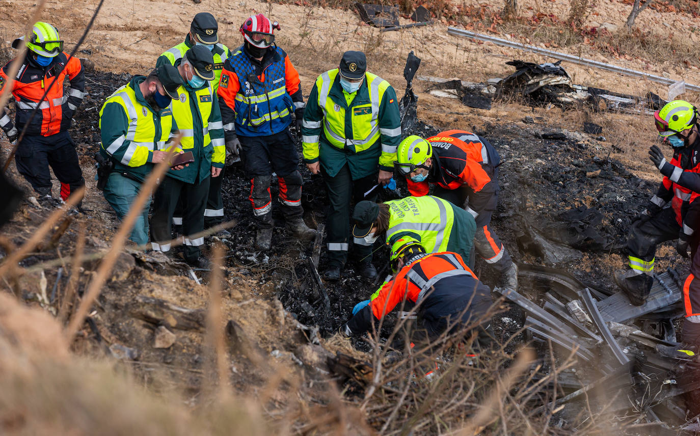 En este terrible suceso, los bomberos han tardado cinco horas en hallar el cuerpo de la víctima