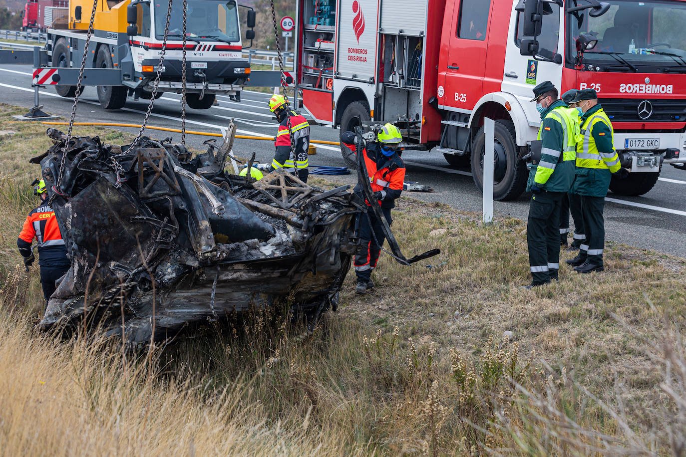 En este terrible suceso, los bomberos han tardado cinco horas en hallar el cuerpo de la víctima