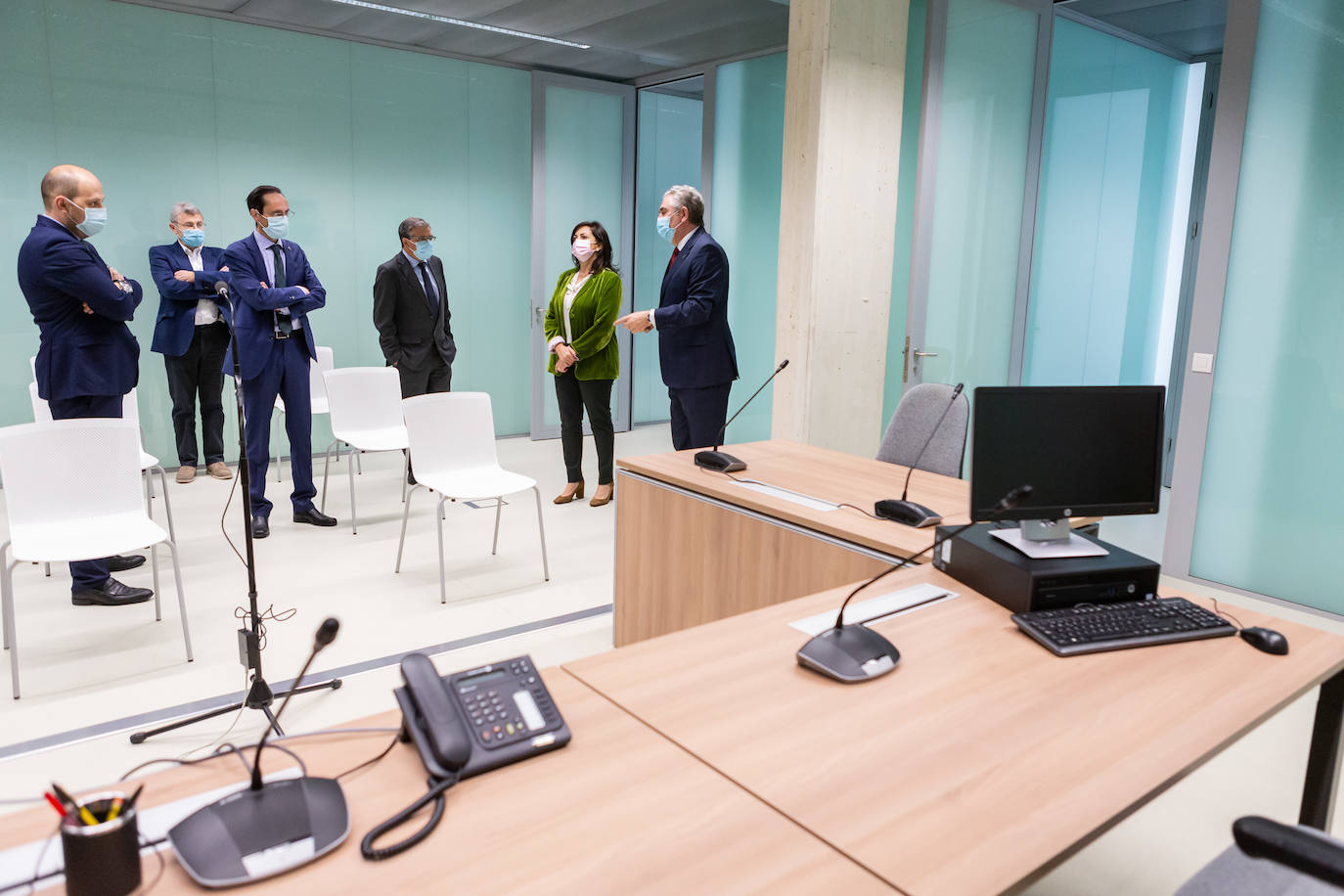 Visita de la presidenta del Gobierno de La Rioja a la nueva sala de vistas del Juzgado de Violencia sobre la Mujer.