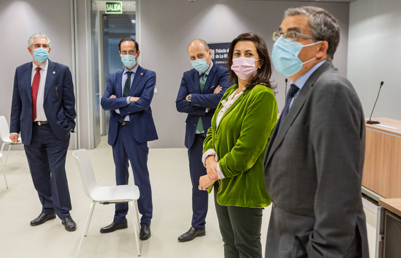 Visita de la presidenta del Gobierno de La Rioja a la nueva sala de vistas del Juzgado de Violencia sobre la Mujer.