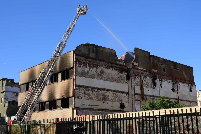 Fotos: Imágenes del trágico incendio de Badalona