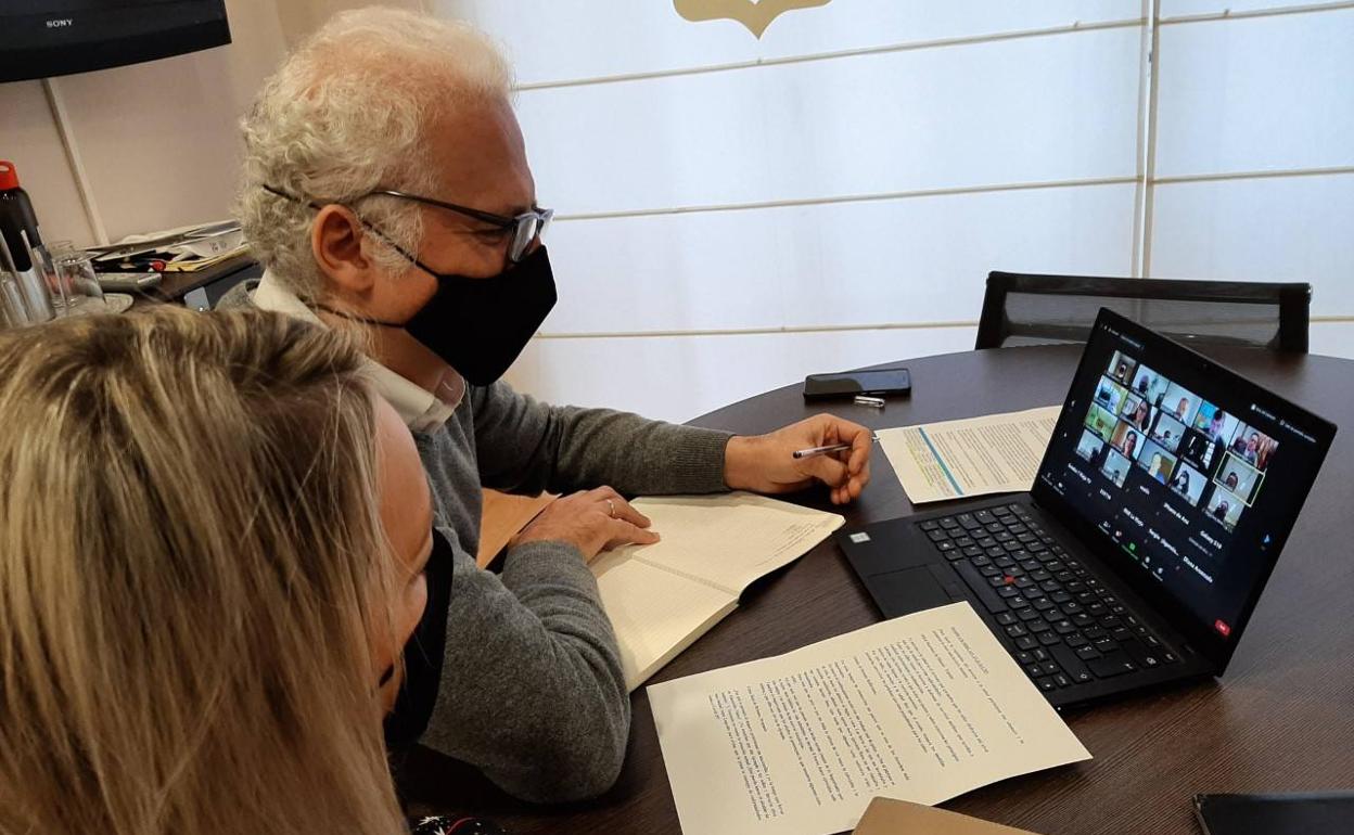 Pablo Hermoso de Mendoza durante su participación telemática