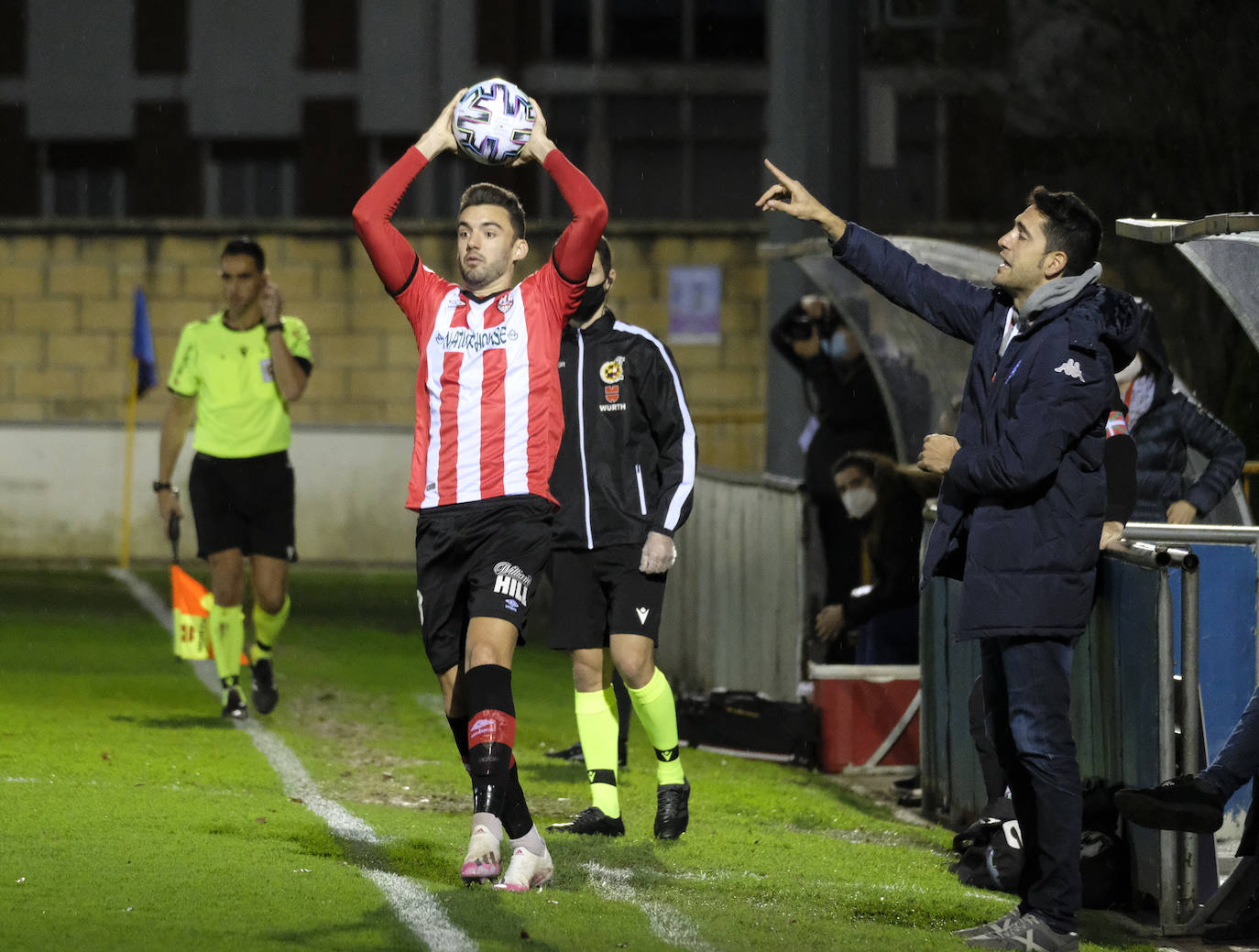 Los blanquirrojos se despiden de la Copa tras perder contra el Amorebieta.