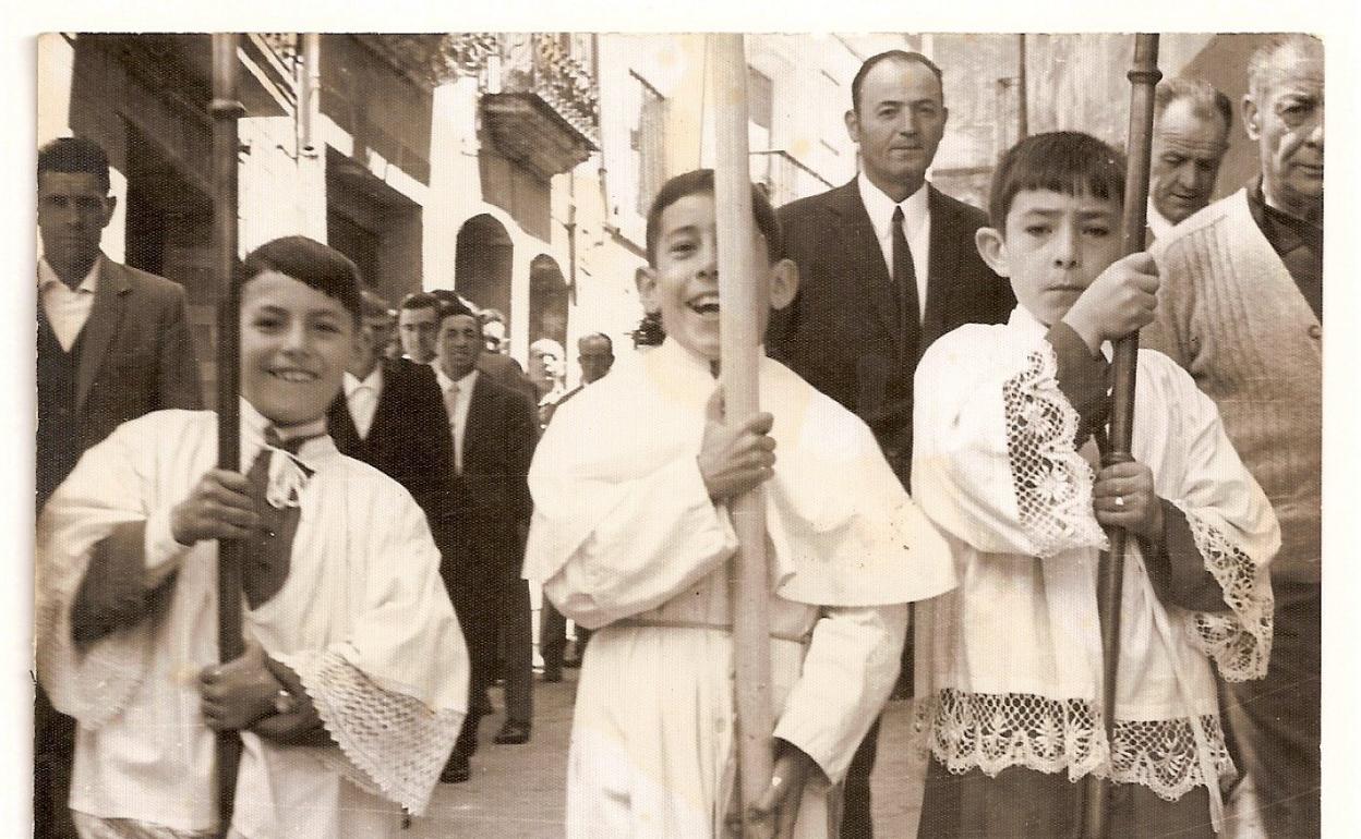 La Retina: monaguillos en la procesión de San Roque de Tudelilla