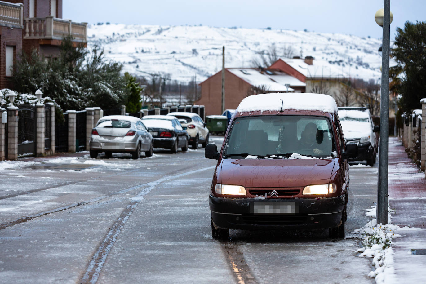 Municipios como Uruñuela, Najera, Sotés, Ventosa o Navarrete han recibido a la nieve en este 2 de enero