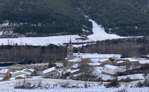 Imagen principal - La Rioja se mantiene en alerta en pleno aviso por bajas temperaturas y nuevas nevadas