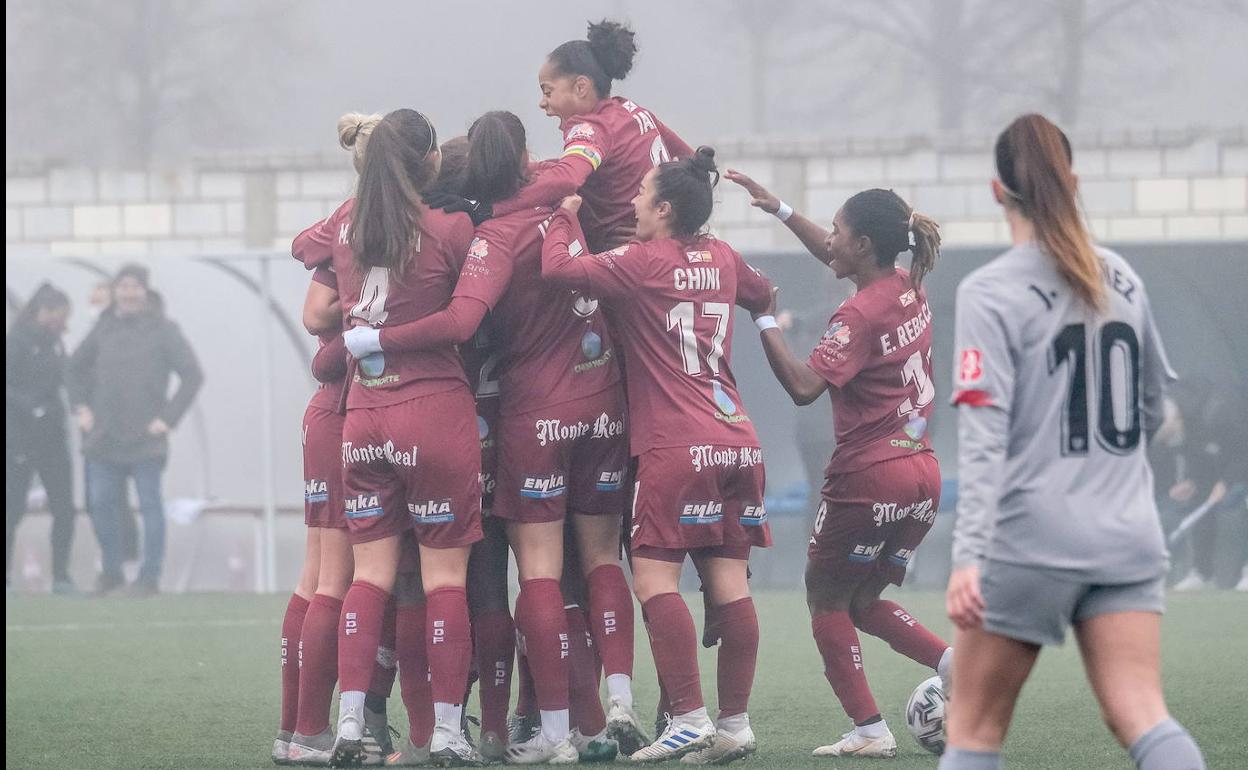 Las jugadoras del EDF Logroño celebran un gol. 