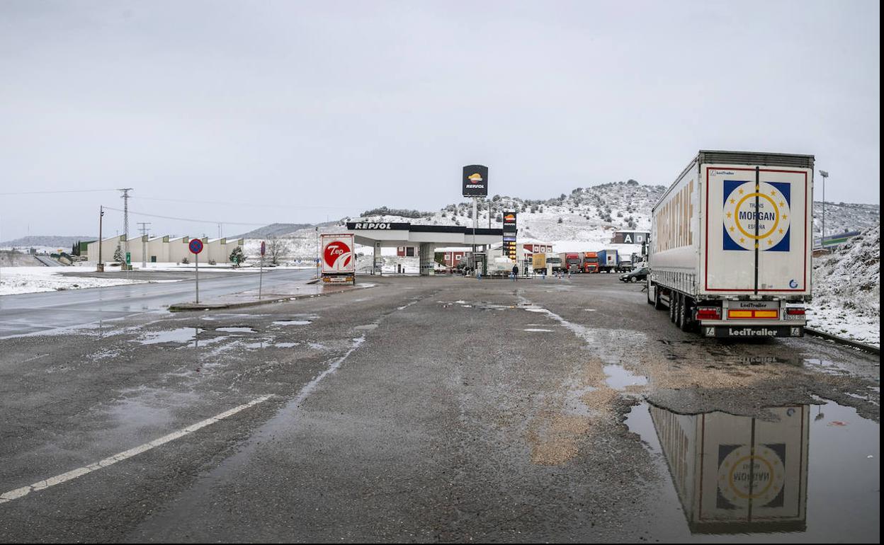 Objetivo del domingo en las carreteras: quitar el hielo y que el Metropolitano retome sus servicios
