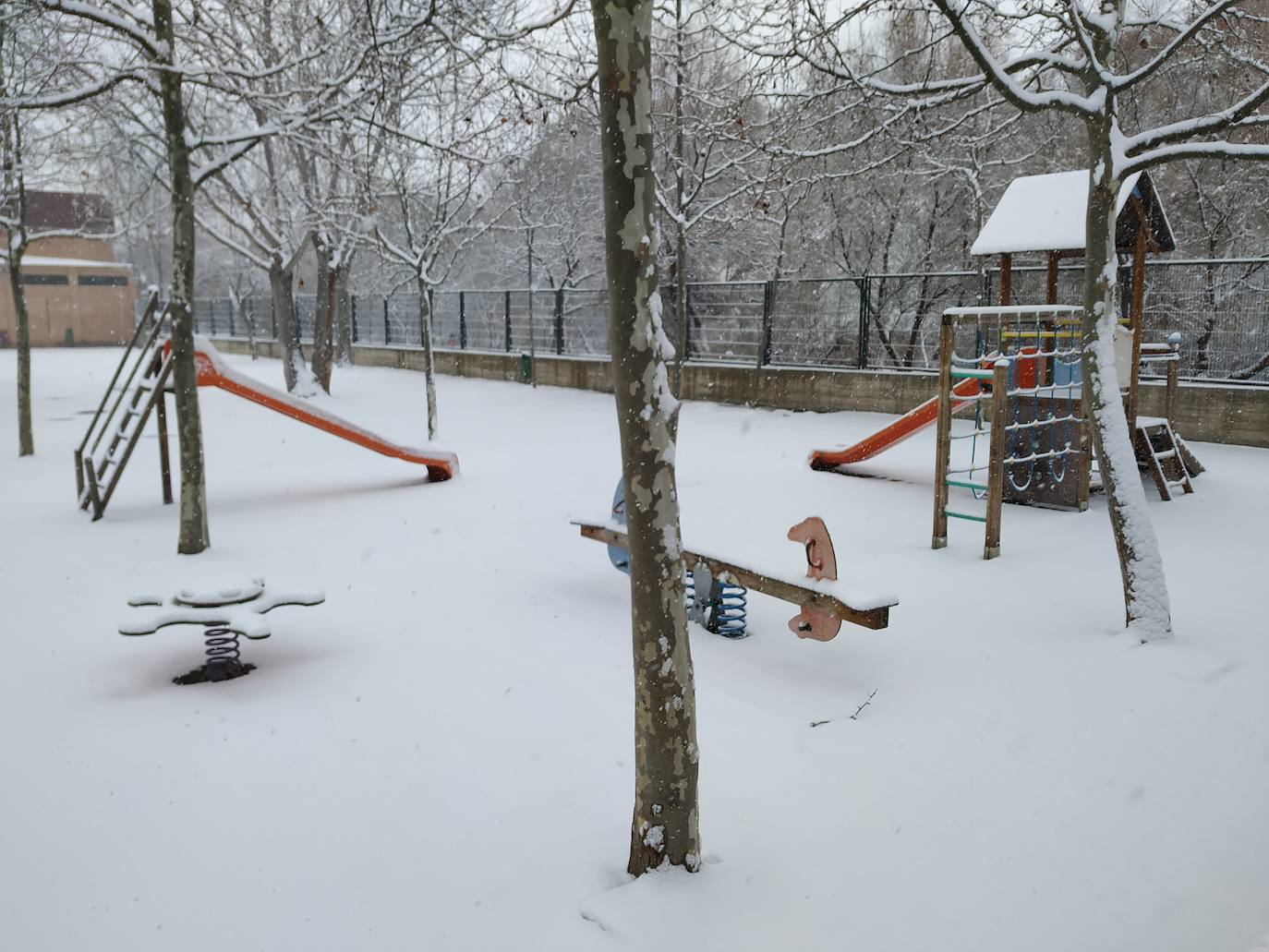 Fotos: La nieve también llega a Arnedo