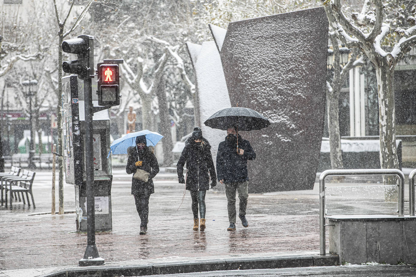 Fotos: La nieve cubre Logroño