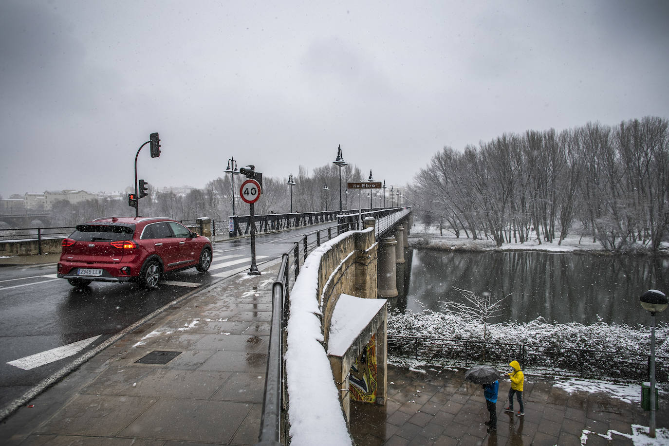 Fotos: La nieve cubre Logroño