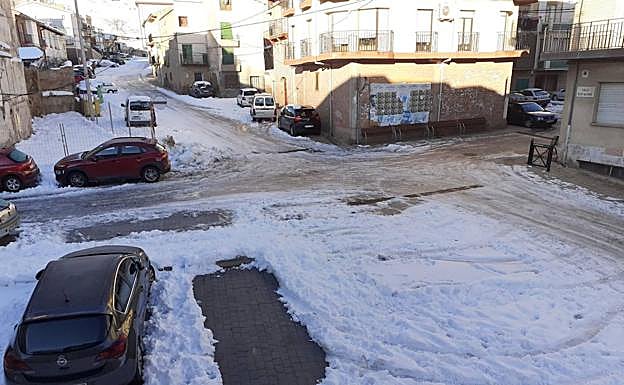 Imagen principal - Calles heladas en Cervera