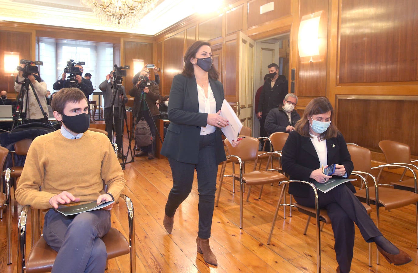 Fotos: El Gobierno riojano cierra todos los establecimientos a las cinco de la tarde y recomienda el autoconfinamiento