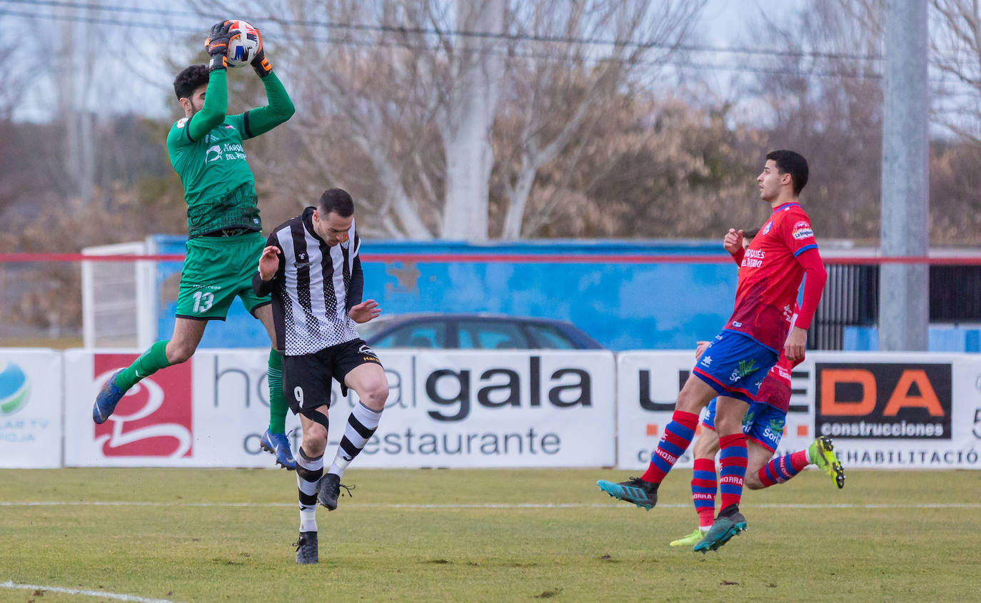 Fotos: Las imágenes del derbi entre el Calahorra y el Haro