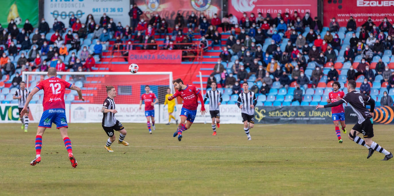 Fotos: Las imágenes del derbi entre el Calahorra y el Haro