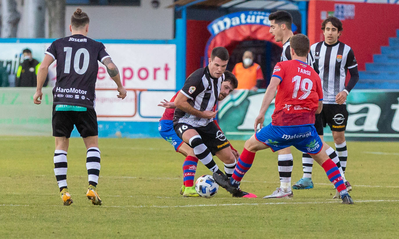 Fotos: Las imágenes del derbi entre el Calahorra y el Haro