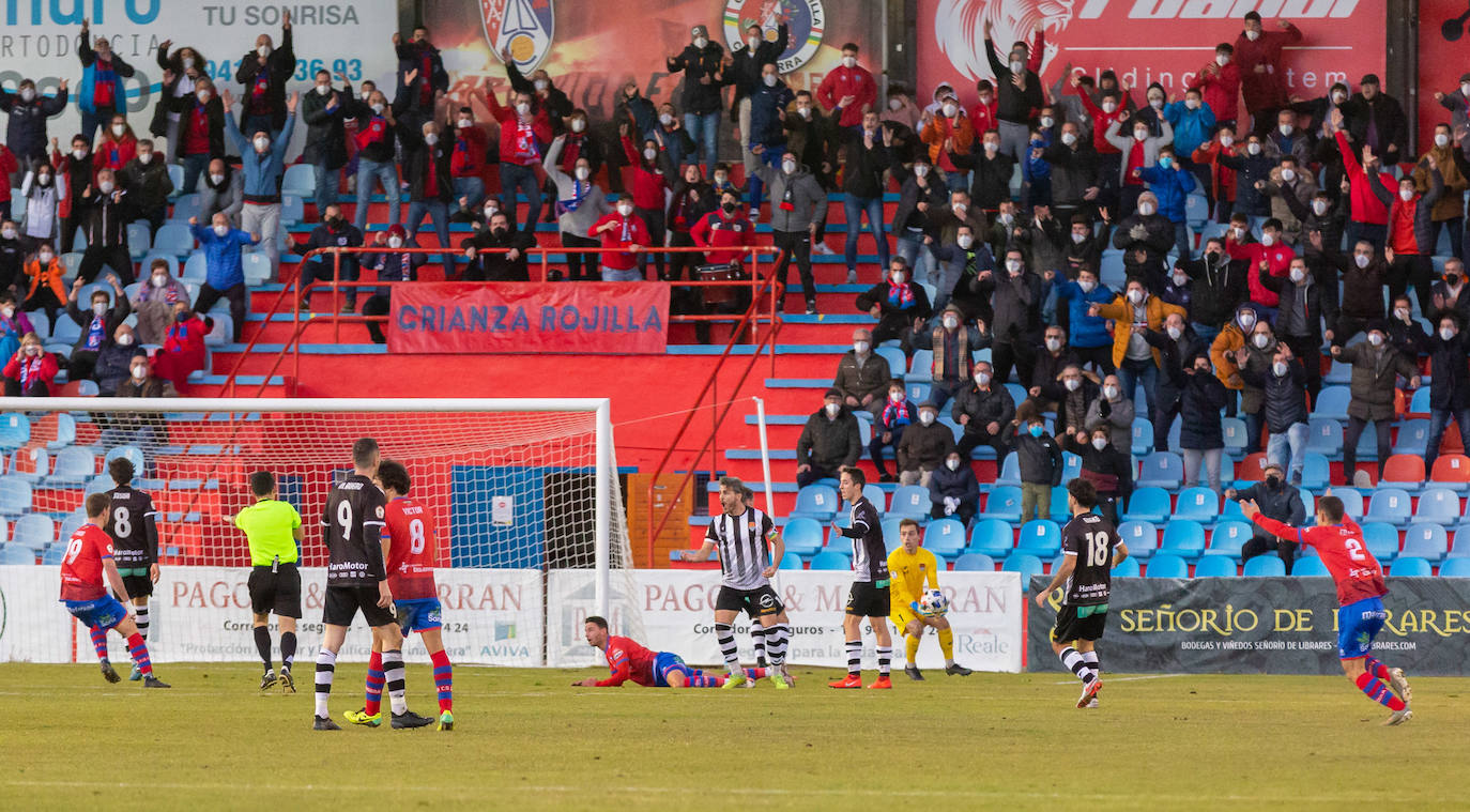 Fotos: Las imágenes del derbi entre el Calahorra y el Haro