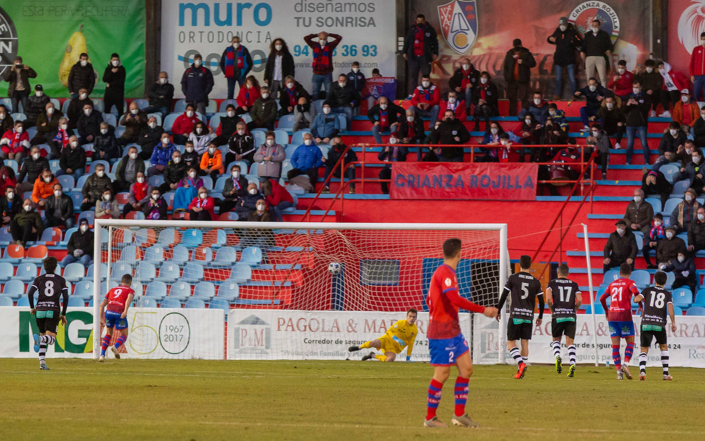 Fotos: Las imágenes del derbi entre el Calahorra y el Haro