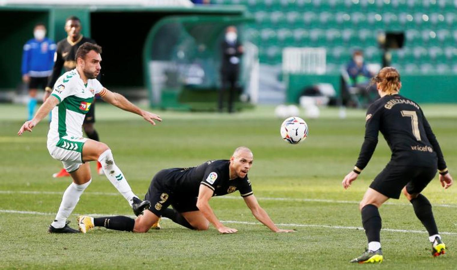 Fotos: Las mejores imágenes del Elche-Barcelona