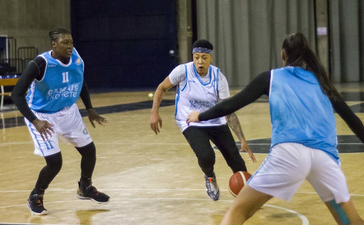 Weaver, en un entrenamiento en el Palacio. 