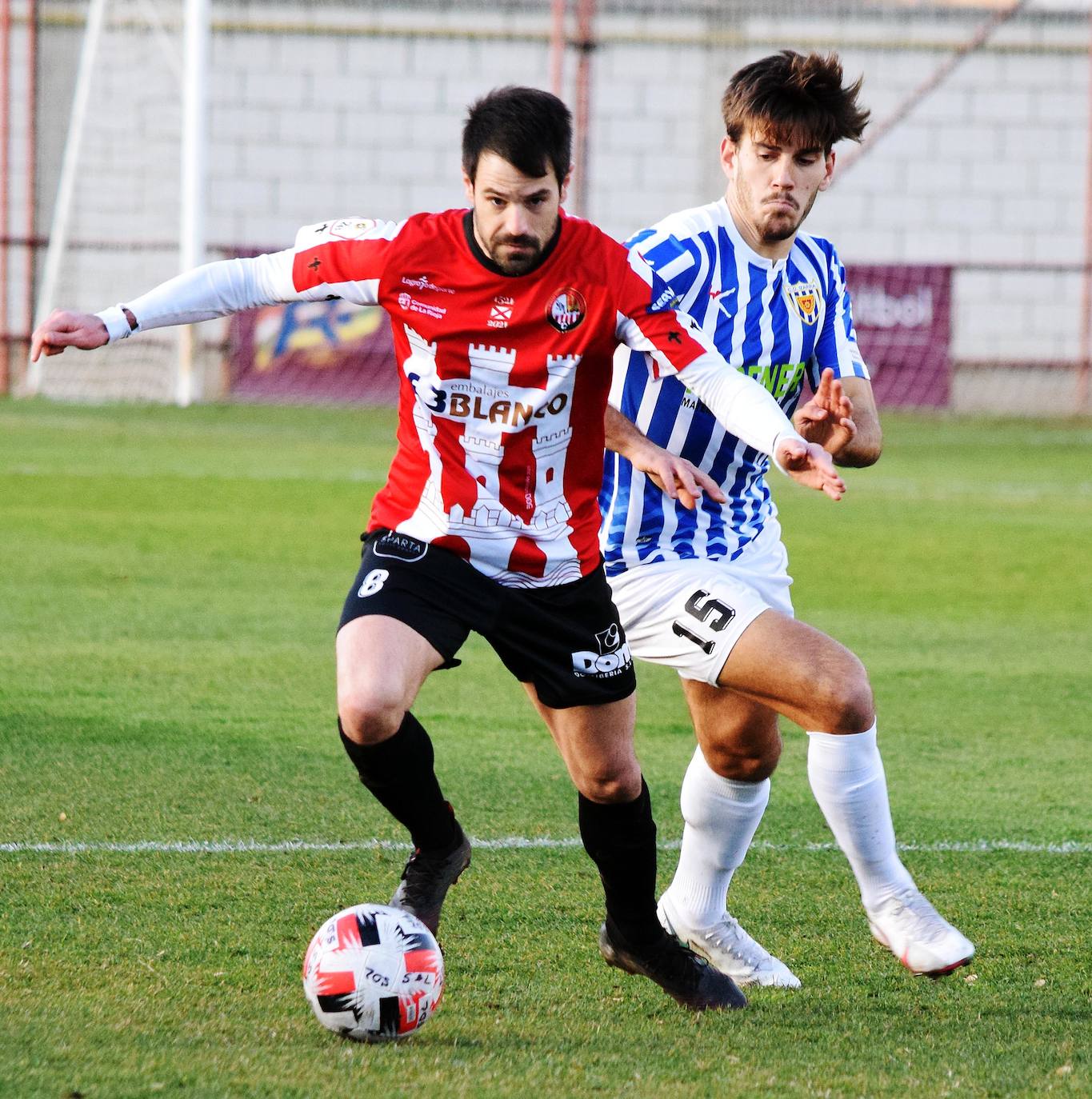 Fotos: Las imágenes de la derrota de la SD Logroñés ante el Izarra