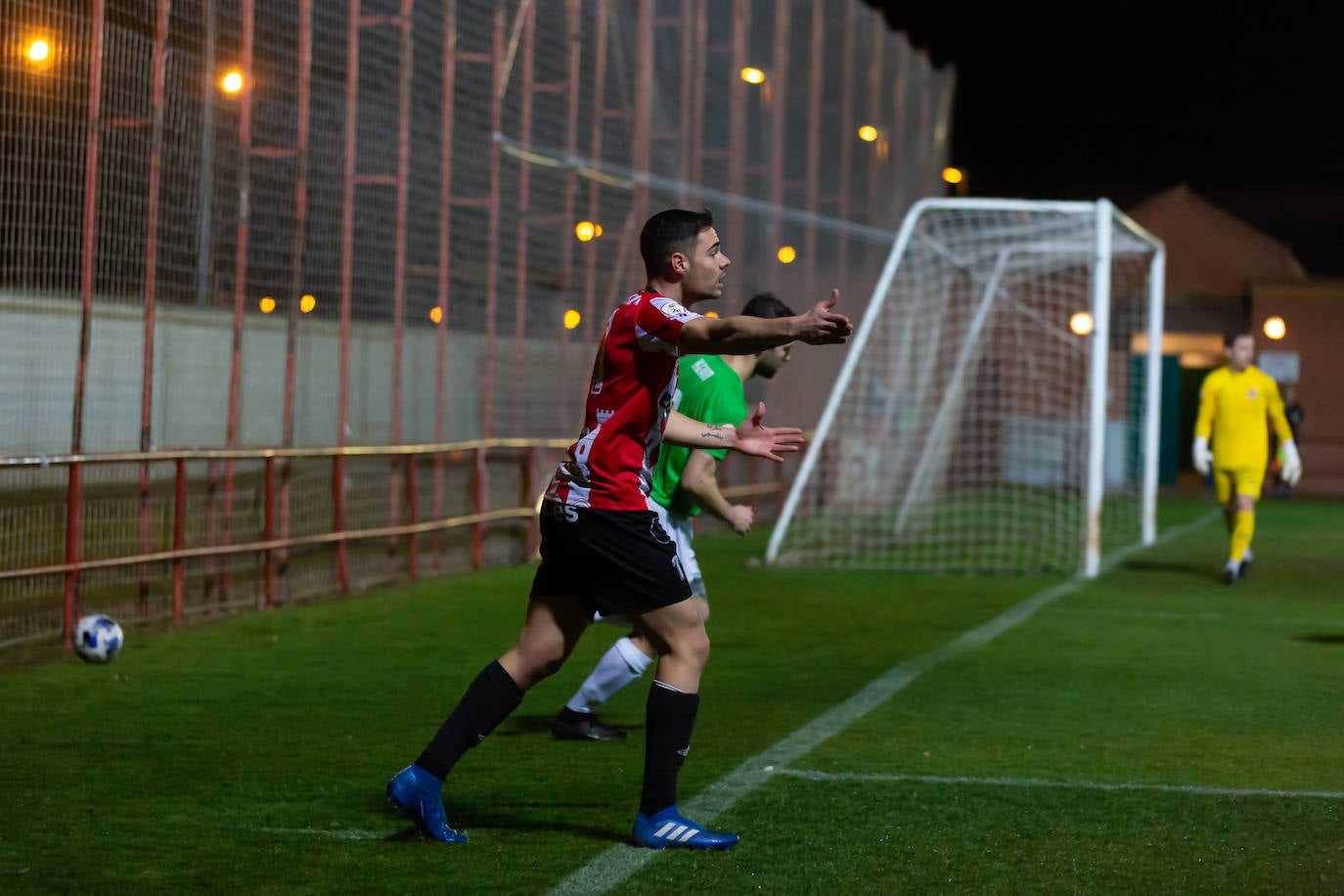 Fotos: El empate entre la SD Logroñes y el Haro, en imágenes