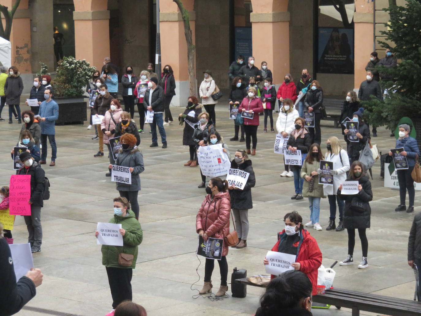 Fotos: Comerciantes, Educación no reglada y hostelería protestan contra las restricciones del COVID en Alfaro