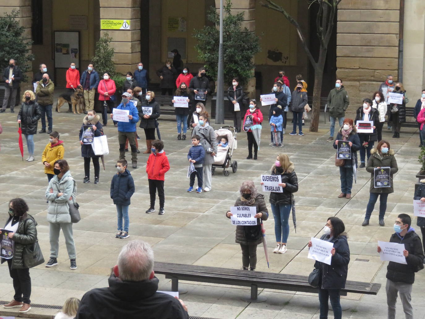 Fotos: Comerciantes, Educación no reglada y hostelería protestan contra las restricciones del COVID en Alfaro