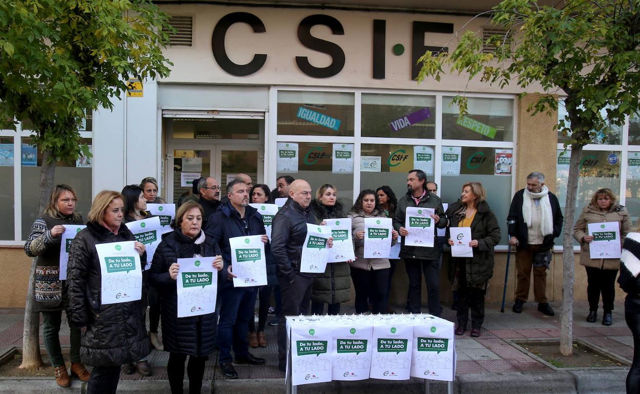 CSIF exige un plan de vacunación para los docentes mayores de 55 años