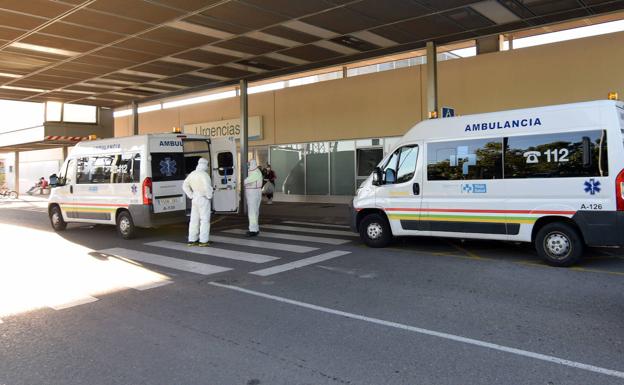 Acceso al servicio de Urgencias del Hospital San Pedro. 