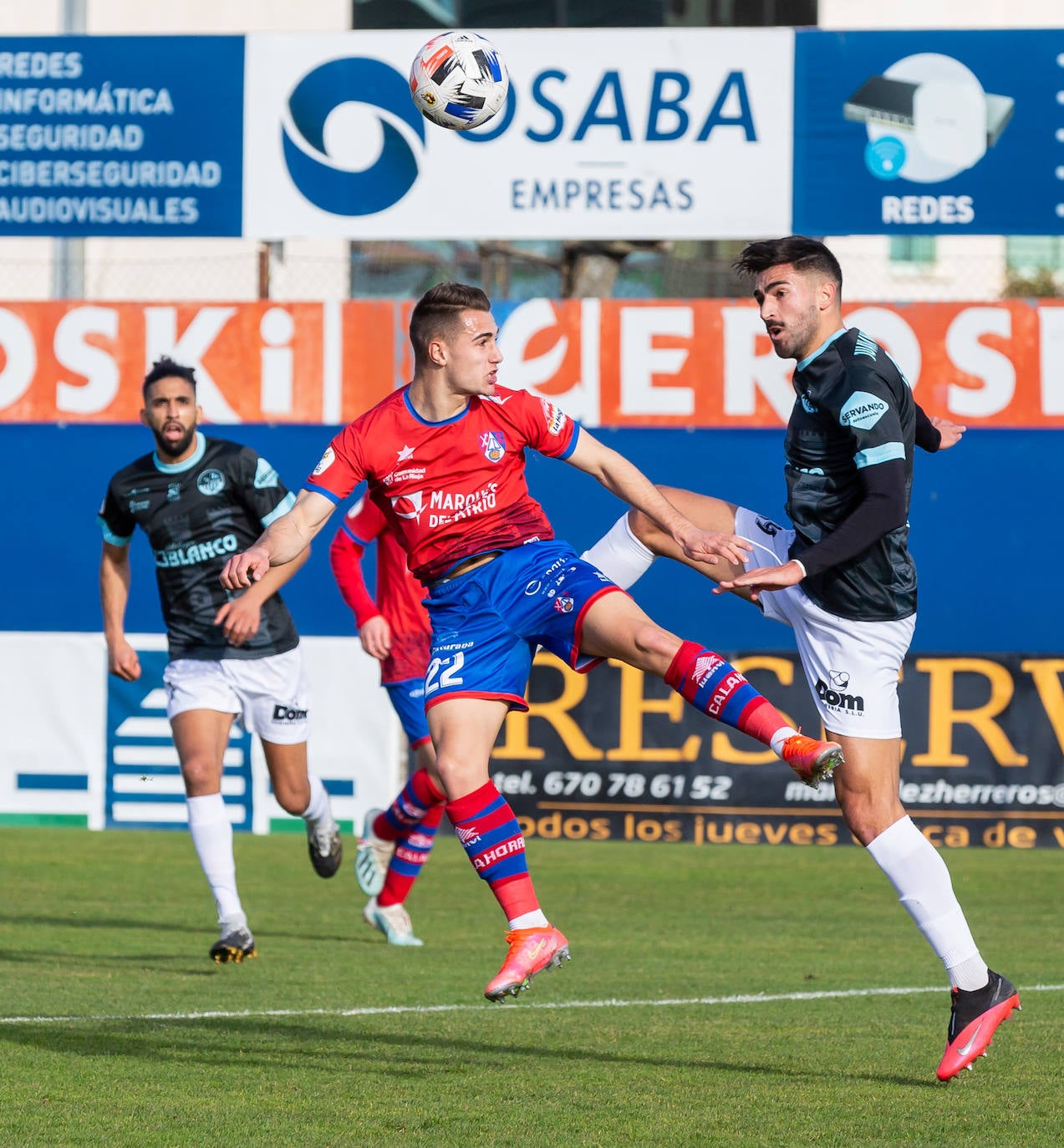 Fotos: Las imágenes del derbi entre el Calahorra y la SD Logroñés en La Planilla