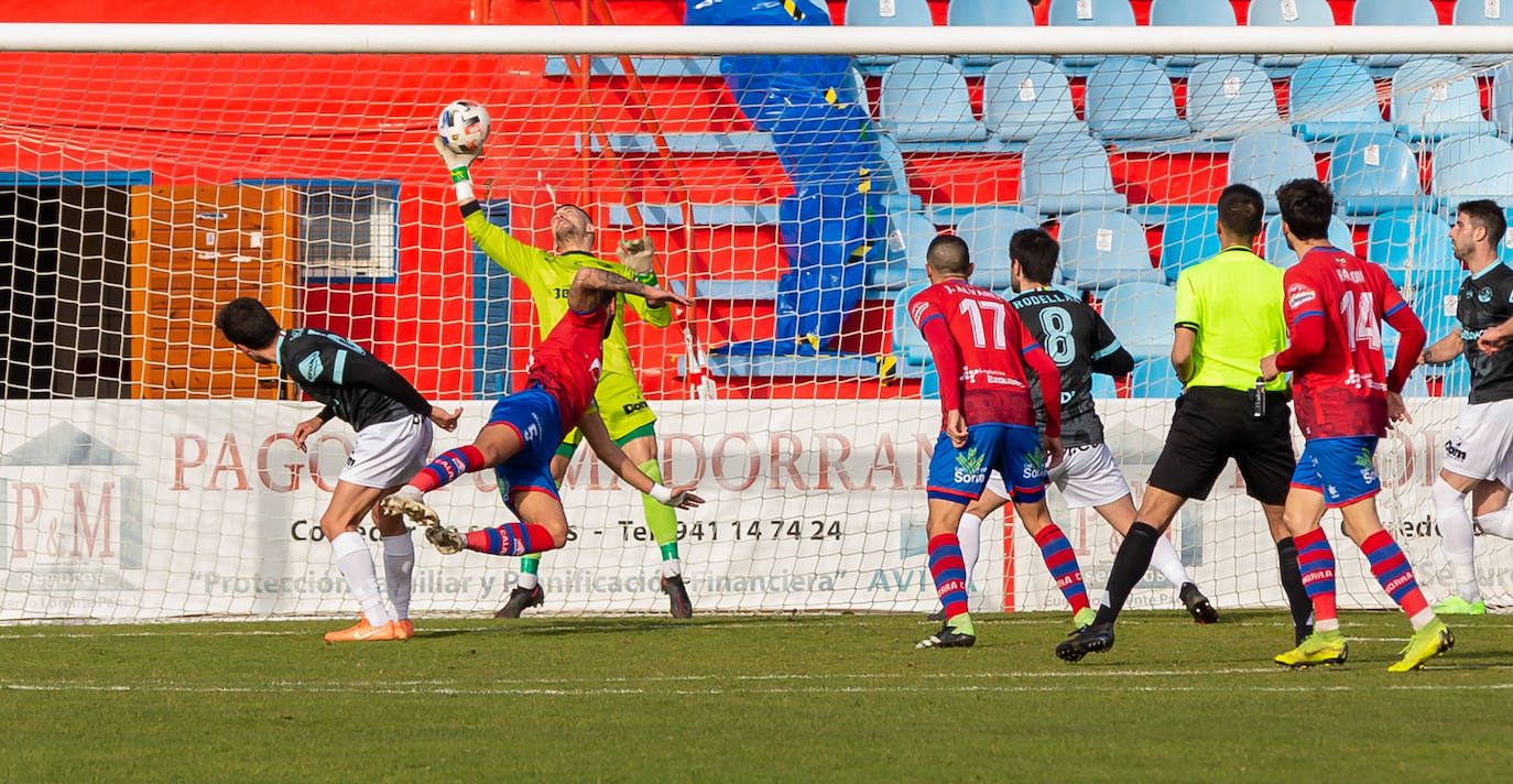 Fotos: Las imágenes del derbi entre el Calahorra y la SD Logroñés en La Planilla