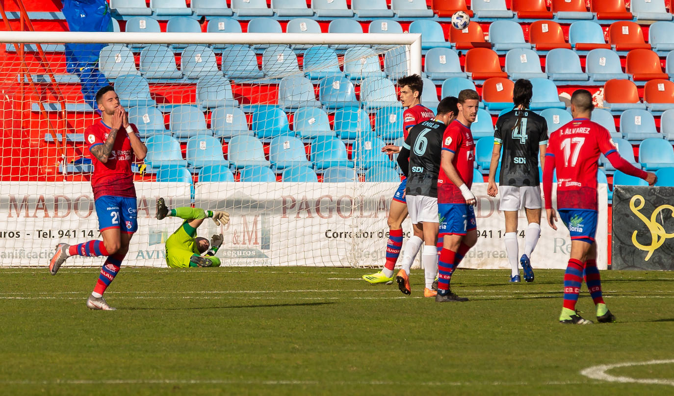 Fotos: Las imágenes del derbi entre el Calahorra y la SD Logroñés en La Planilla