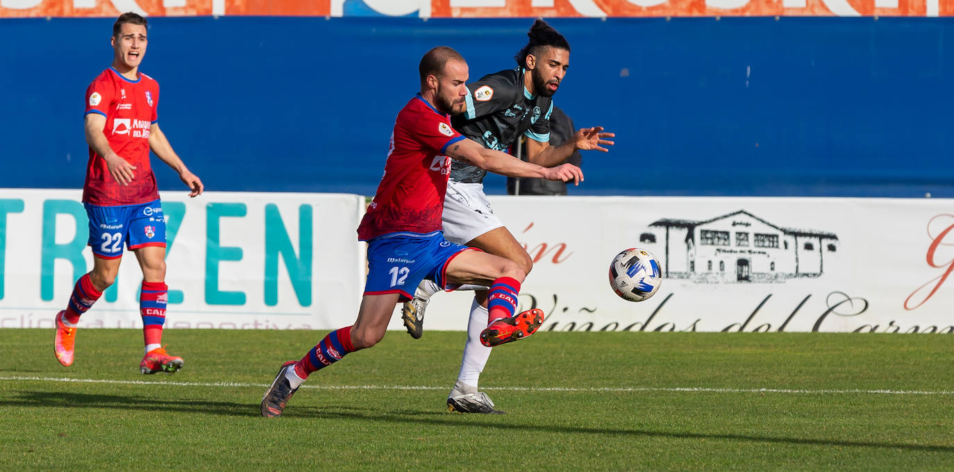 Fotos: Las imágenes del derbi entre el Calahorra y la SD Logroñés en La Planilla