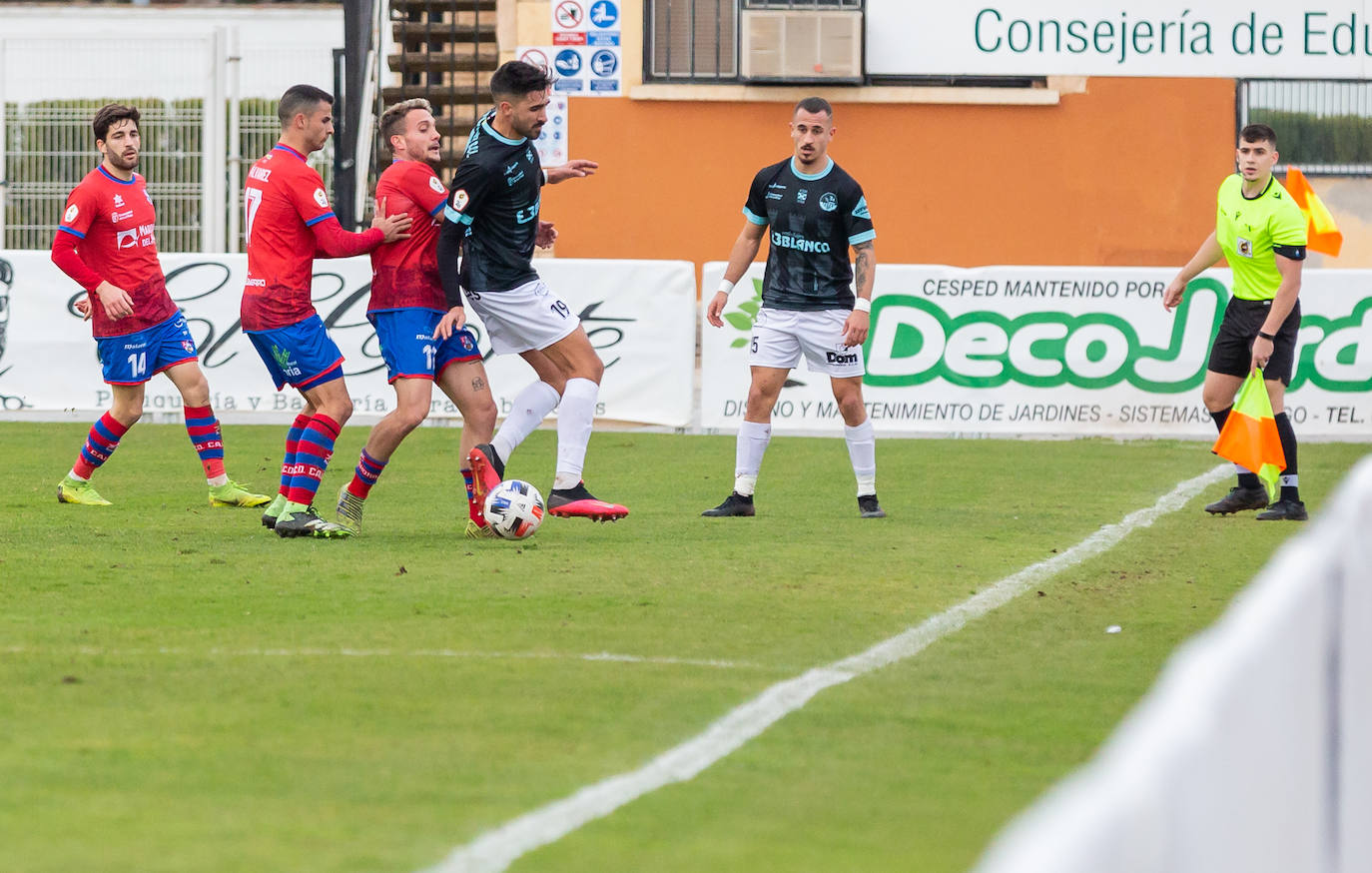 Fotos: Las imágenes del derbi entre el Calahorra y la SD Logroñés en La Planilla