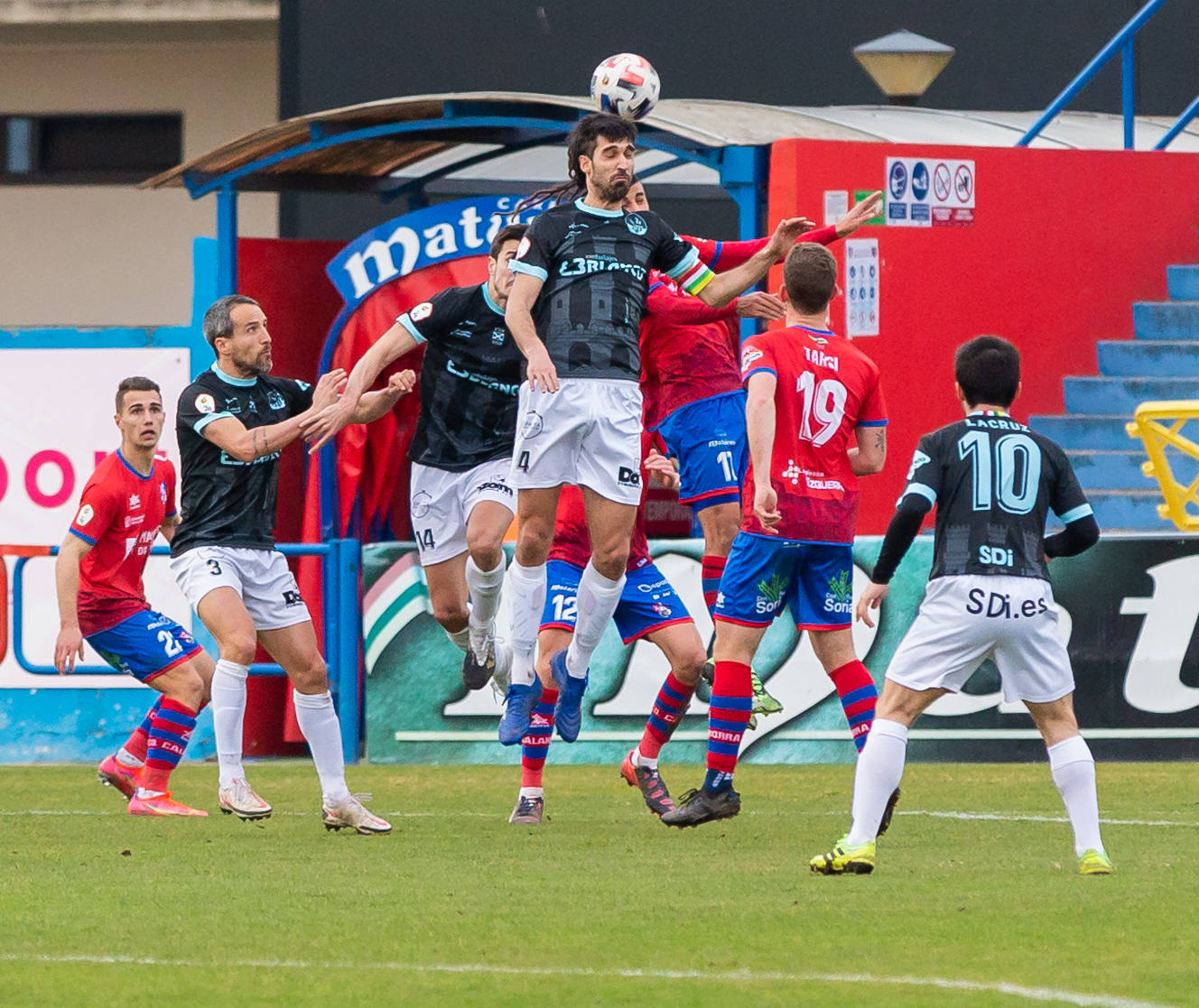 Fotos: Las imágenes del derbi entre el Calahorra y la SD Logroñés en La Planilla