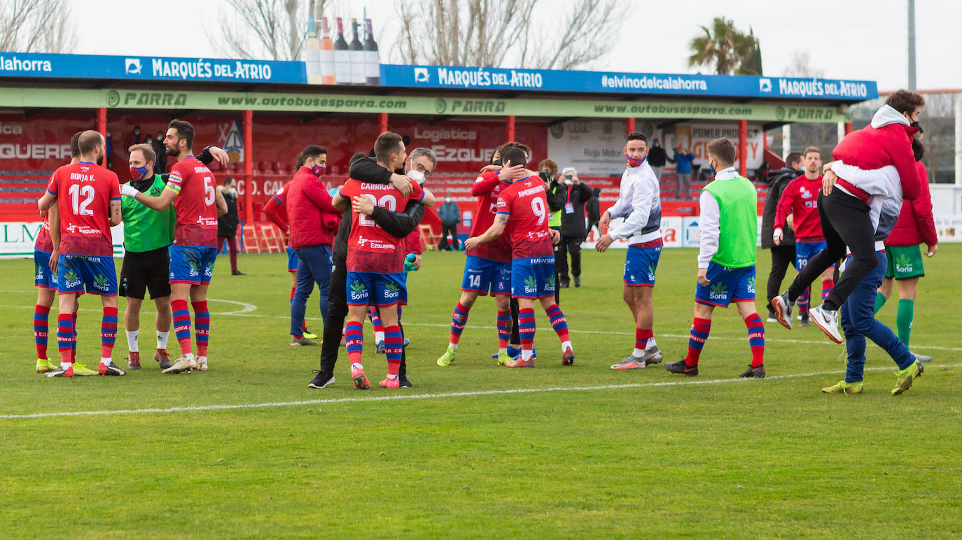 Fotos: Las imágenes del derbi entre el Calahorra y la SD Logroñés en La Planilla