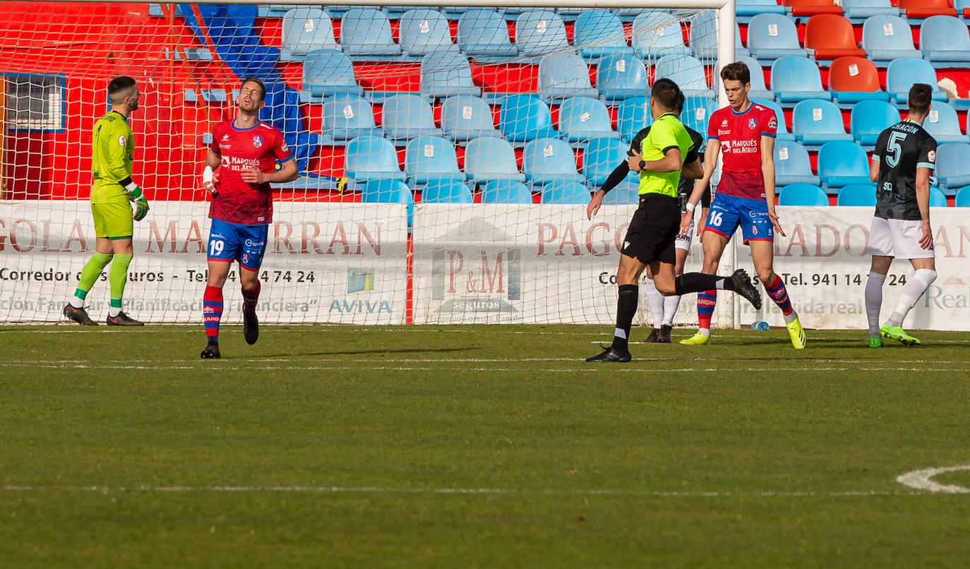 Fotos: Las imágenes del derbi entre el Calahorra y la SD Logroñés en La Planilla