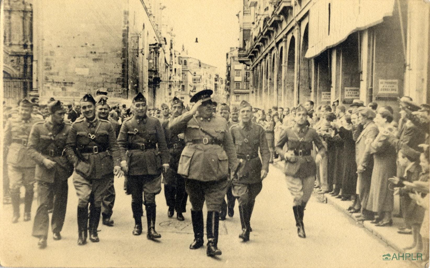 Fotos: El Archivo de La Rioja hace pública la colección de Julián Loyola