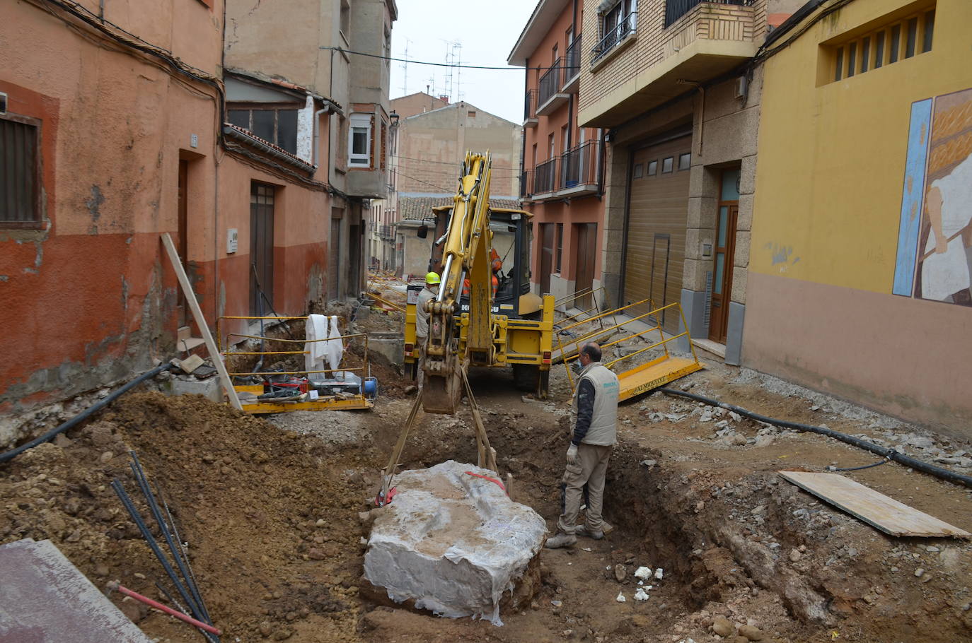 Fotos: Extracción de una canalización de la época romana en Calahorra