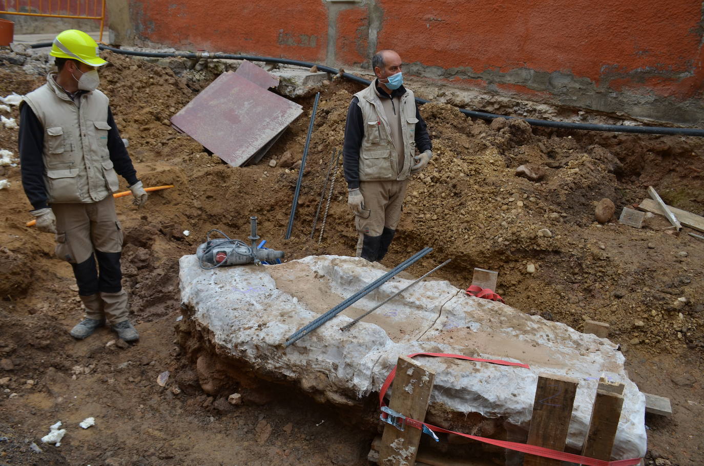 Fotos: Extracción de una canalización de la época romana en Calahorra