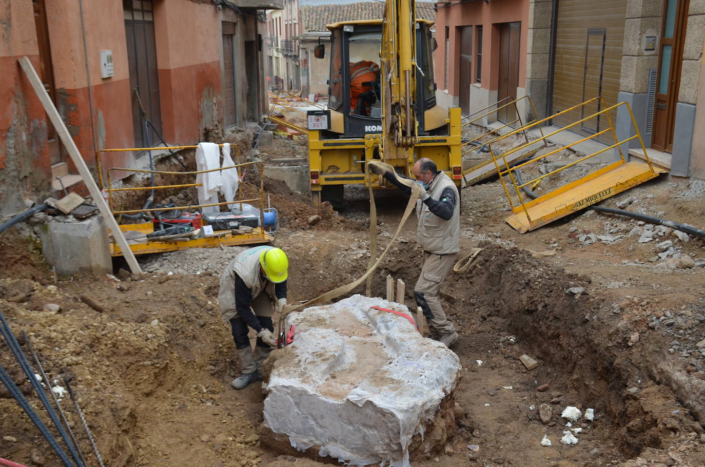 Fotos: Extracción de una canalización de la época romana en Calahorra