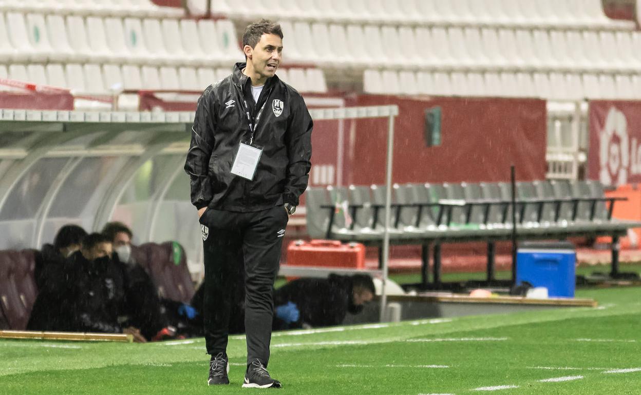 Sergio Rodríguez | Entrenador de la UD Logroñés: «Al equipo lo veo bien pero nos vamos muy tocados»