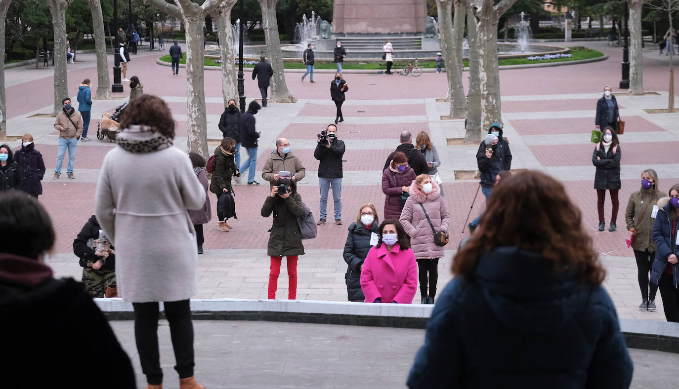 Fotos: Lectura del manifiesto de la Plataforma 8M en El Espolón