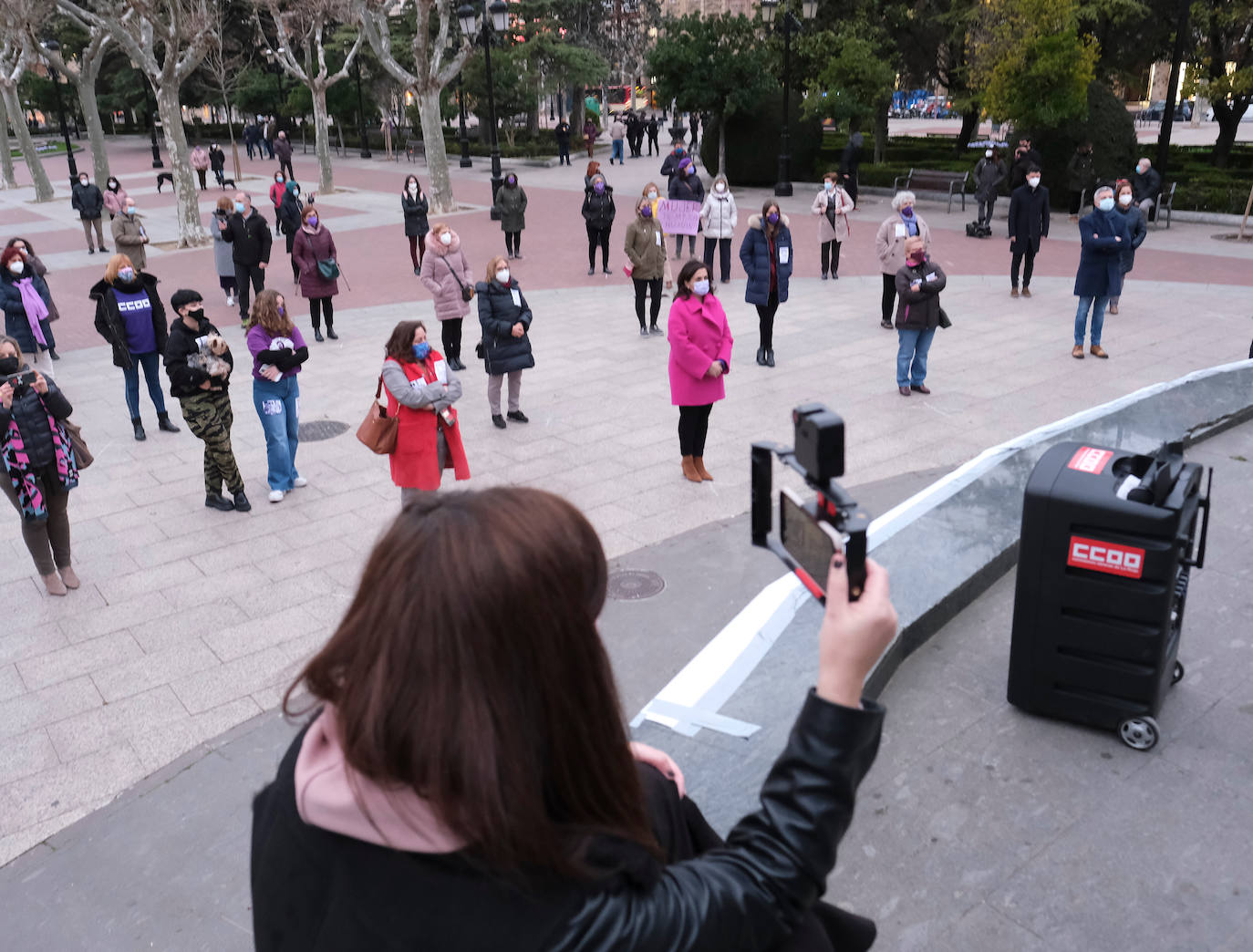 Fotos: Lectura del manifiesto de la Plataforma 8M en El Espolón