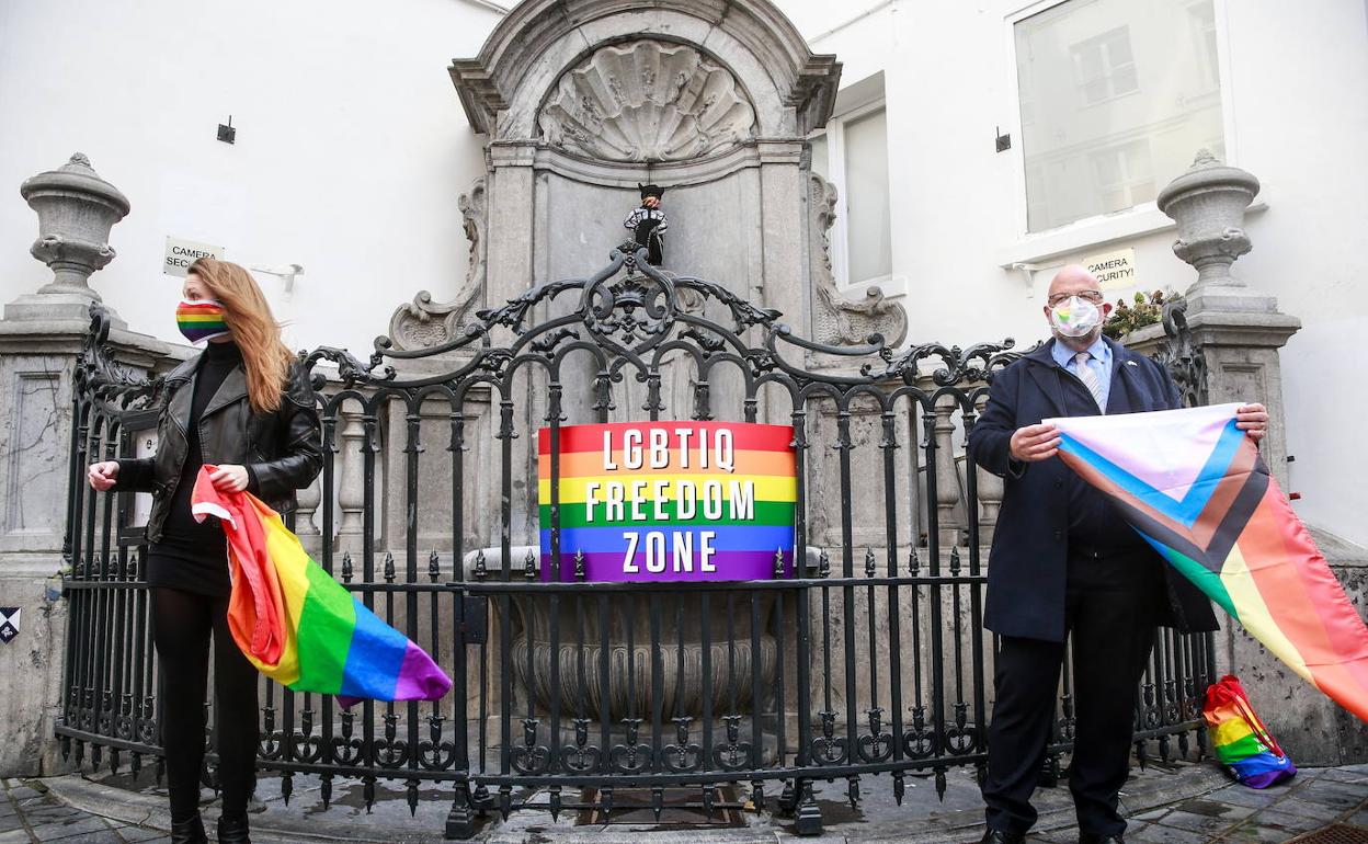 Actos celebrados por el colectivo LGTBIQ esta semana ante el Manneken-Pis, en Bruselas.