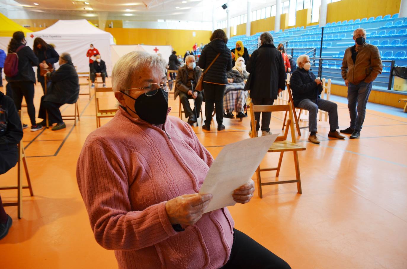 Fotos: Salud pondrá hoy más de 1.200 dosis a las personas mayores de 80 años de la comarca de Calahorra