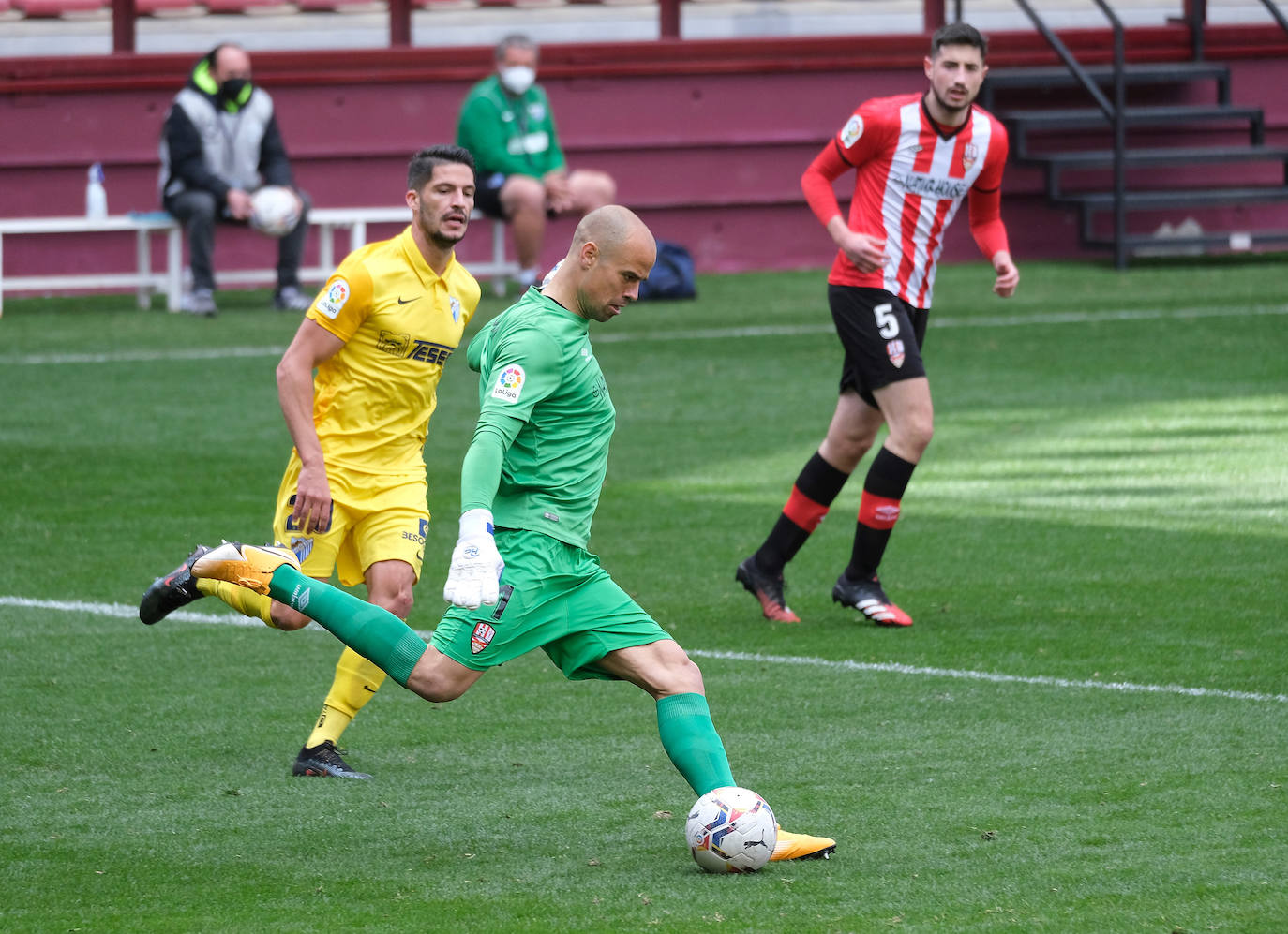 Fotos: Las imágenes de la derrota de la UD Logroñés frente al Málaga