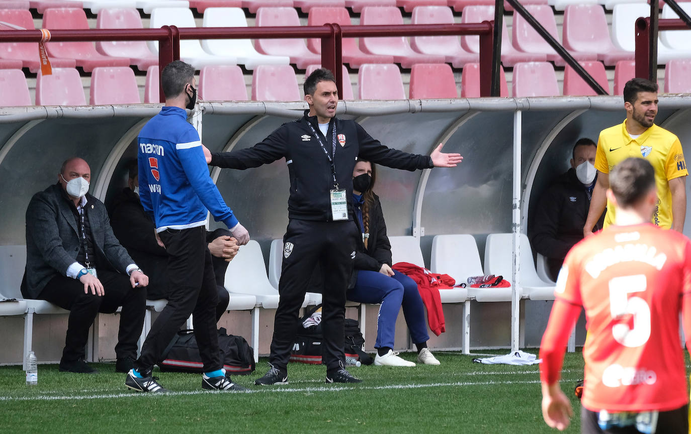 Fotos: Las imágenes de la derrota de la UD Logroñés frente al Málaga